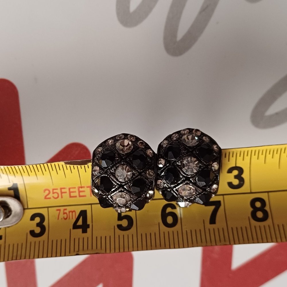 Vintage Ear Clips - Picture 3 of 7